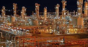 سرمایه‌گذاری ۴۰ میلیارد دلاری درصنعت پتروشیمی عسلویه، معاون وزیر نفت و مدیرعاملی شرکت ملی صنایع پتروشیمی گفت: ۴۰ میلیارد دلار در منطقه عسلویه در پتروشیمی‌ها سرمایه‌گذاری شده است.