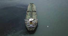 سوریه دنبال خرید نفت از واسطه‌گران محلی است، منابع تجاری اعلام کردند پس از ناموفق بودن مناقصه‌های دولت موقت سوریه برای خرید نفت و گاز این کشور به واسطه‌گران محلی روی آورده است.