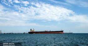 صادرات نفت ایران متوقف‌شدنی نیست، وزیر نفت سیاست فشار حداکثری از سوی آمریکا بر صادرات نفت ایران را شکست‌خورده‌ دانست و تأکید کرد: به صفر رساندن صادرات نفت جمهوری اسلامی ایران آرزویی است که هرگز به آن دست نخواهند یافت.