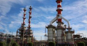 صرفه‌جویی ۴۵ میلیون یورویی با داخلی‌سازی تجهیزات در پالایشگاه لاوان، معاون بازرگانی پالایشگاه لاوان گفت: با اجرای برنامه‌های داخلی‌سازی تجهیزات و استانداردسازی قطعات، تاکنون ۳۰ میلیون یورو صرفه‌جویی ارزی محقق شده و پیش‌بینی می‌شود این رقم تا پایان سال به ۴۵ میلیون یورو افزایش یابد.