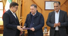 به گزارش خبرانرژی به نقل از روابط عمومی و امور بین الملل، با توجه به بازنشستگی مهندس ساکی معاون تولید و رئیس مجتمع پتروشیمی شازند، مدیرعامل شرکت در حکمی، حسین عسگری خشوئی را به عنوان معاون تولید و رئیس مجتمع شازند معرفی مرد.