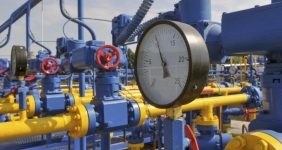 مراقب بازار و مشتری‌هایمان در برنامه گازی ترکمن‌ها به عراق باشیم، معاون پیشین امور بین‌الملل وزیر نفت توصیه کرد که گاز ترکمنستان را بخریم و خودمان آن را به عراق بفروشیم یعنی بازار عراق متعلق به خودمان بماند نه اینکه فقط حق ترانزیت بگیریم و گاز ترکمنستان تنها از مسیر ایران به عراق ارسال شود.