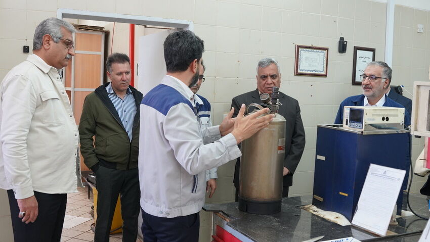 نقش کلیدی آزمایشگاه‌ها در کنترل کیفیت نفت؛ مدیرعامل شرکت پایانه‌های نفتی ایران با تمجید از توانمندی بالای آزمایشگاه‌های کنترل کیفیت این شرکت، گفت: این آزمایشگاه‌ها به‌عنوان مراکز معتبر سنجش کیفیت نفت خام و میعانات گازی، نقش کلیدی در ارتقای سطح خدمات فنی و تخصصی صنعت نفت کشور دارند.