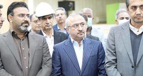 نقش کلیدی پالایشگاه سرخون در تأمین سوخت هرمزگان، مدیرعامل سازمان توسعه و نوسازی معادن و صنایع معدنی ایران با اعلام نقش اساسی پالایشگاه گاز سرخون در تأمین سوخت صنایع استان هرمزگان تأکید کرد: طرح انتقال گاز از میدان‌های استانی می‌تواند بخشی از ناترازی انرژی کشور را جبران کند.