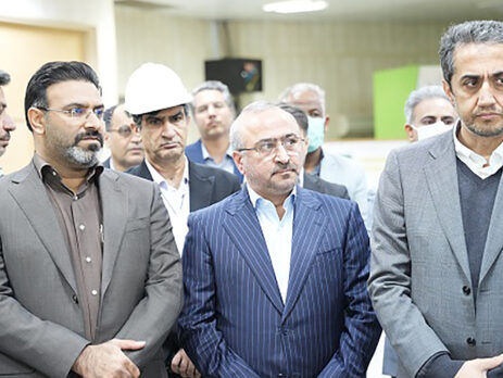 نقش کلیدی پالایشگاه سرخون در تأمین سوخت هرمزگان، مدیرعامل سازمان توسعه و نوسازی معادن و صنایع معدنی ایران با اعلام نقش اساسی پالایشگاه گاز سرخون در تأمین سوخت صنایع استان هرمزگان تأکید کرد: طرح انتقال گاز از میدان‌های استانی می‌تواند بخشی از ناترازی انرژی کشور را جبران کند.