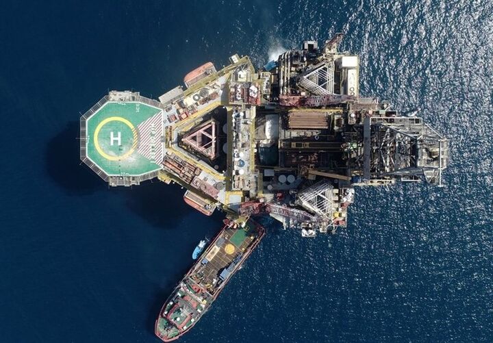 پیش‌بینی درآمد ۷۸۰ میلیارد دلاری با اجرای هفت طرح فشار افزایی پارس جنوبی،  مدیر مهندسی و توسعه شرکت ملی نفت ایران گفت: اجرای هفت طرح فشار افزایی در میدان پارس جنوبی ۷۸۰ میلیارد دلار درآمد تا افق ۱۴۳۰ برای کشور به دنبال خواهد داشت.