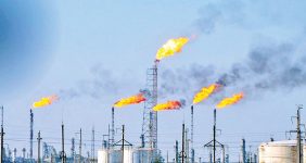 به گزارش خبرانرژی به نقل از شرکت ملی مناطق نفت‌خیز جنوب، ابراهیم پیرامون روز سه‌شنبه (۳۰ بهمن) در نشست پیش‌بینی پنج ساله بهره‌دهی چاه‌های نفت، تولید، توزیع و تزریق گاز شرکت بهره‌برداری نفت و گاز مسجدسلیمان مربوط به نیمه نخست سال ۱۴۰۴ بیان کرد: در بحث برنامه افزایشی تولید وظیفه سنگینی بر دوش این شرکت قرار گرفت که با تلاش همه همکاران در ستاد و شرکت‌های بهره‌بردار توانستیم به این هدف برسیم.