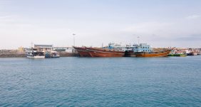 به گزارش خبرانرژی، مدیریت بنادر و دریانوردی شهید باهنر و شرق استان هرمزگان با ایجاد 2 ابزار اطلاع‌رسانی آنلاین و برخط این امکان را برای مسافران و گردشگران نوروزی فراهم کرده است تا در لحظه از وضعیت بنادر و مسیرهای دریایی استان هرمزگان اطلاع پیدا کنند.