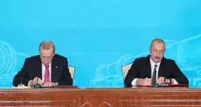 ایران از کریدور زنگزور هم جا ماند؟، با تشدید بحران کمبود گاز در ایران، موضوع افول یا بهبود جایگاه ترانزیت گازی ایران بار دیگر مطرح شده است. این موضوع به دلیل شروع دو پروژه مهم گازی، از جمله صادرات گاز ترکمنستان به ترکیه از طریق ایران و احداث خط لوله ایغدیر-نخجوان در منطقه اتفاق افتاد که می‌تواند به تسریع پیشبرد کریدور زنگزور مرتبط شود.