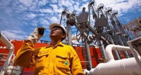 برنامه اندونزی برای ساخت چند پالایشگاه‌ نفت، وزیر نفت اندونزی از ساخت چند پالایشگاه نفت با مجموع ظرفیت پالایش روزانه یک میلیون بشکه‌ خبر داد.