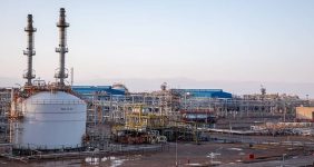 بهره‌برداری موفق از تأسیسات گازی میدان آذر، مجری طرح توسعه میدان نفتی آذر از تکمیل موفقیت‌آمیز فرآیند راه‌اندازی و بهره‌برداری از تأسیسات گازی این میدان خبر داد.