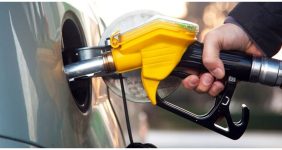 به گزارش خبرانرژی به نقل از صنایع خودرو: امیراشکان صادقی| مشکل ناترازی سوخت و ضرورت تدوین سیاست‌های اثرگذار در توزیع انواع سوخت از جمله بنزین موضوعی بوده که همواره موجب شده تا صحبت از سناریوهای مختلفی برای میزن عرضه و شیوه توزیع بنزین در کشور مدنظر قرار گیرد، تدابیر که آغاز آن به حدود دو دهه قبل باز می‌گردد.