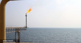 راز نفت ایران در قلب خلیج فارس، جزیره راز یا همان جزیره سیری آخرین جزیره و خشکی ایران در قلب خلیج فارس، نفتی‌ترین جزیره ایران است که در آن نفت از پنج میدان نصرت، اسفند، سیوند، دنا و الوند تولید شده و صادر می‌شود.