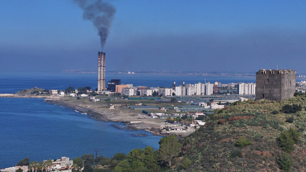 روسیه از قطب شمال به سوریه نفت صادر می‌کند، روسیه برای نخستین بار از تأسیسات تولید نفت در قطب شمال به سوریه نفت صادر می‌کند.