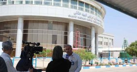 به گزارش خبرانرژی، حمیدرضا محمدحسینی تختی روز پنجشنبه 23 اسفندماه 1403 در آیین آغاز به کار طرح تسهیل خدمات سفرهای دریایی نوروز 1404 در بندر شهید حقانی بندرعباس با بیان این مطلب گفت: فروش بلیط دوطرفه از مرکز استان هرمزگان (مبداء بندر شهید حقانی به بندر شهیده فاطمه نیک جزیره هرمز و شهید ذاکری قشم) انجام می‌شود.