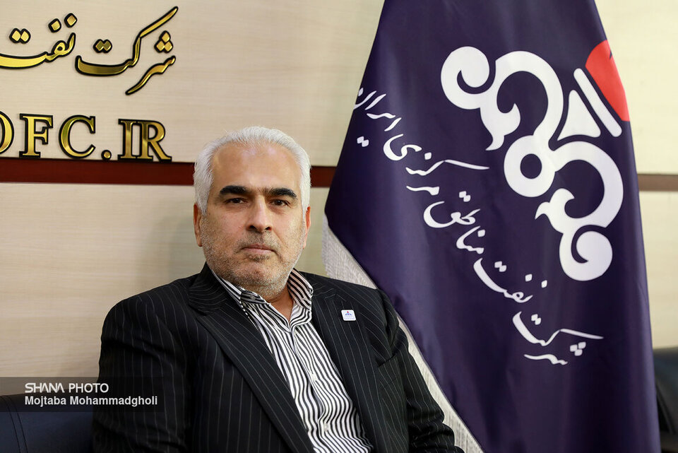 نفت مناطق مرکزی؛ از توسعه میدان‌های گازی تا راه‌اندازی پروژه‌های کلیدی، مدیرعامل شرکت نفت مناطق مرکزی ایران با تشریح مهمترین دستاوردهای این شرکت در سال ۱۴۰۳ اعلام کرد: مذاکرات فنی و قراردادی برای توسعه ۱۶ میدان گازی و راه‌اندازی پروژه‌های کلیدی در سال ۱۴۰۴ در برنامه است.