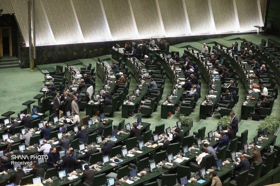 نماینده سؤال‌کننده از وزیر نفت پرسش خود را به رأی نگذاشت، نماینده قم در مجلس شورای اسلامی پس از توضیحات وزیر نفت درباره ذخیره‌ نشدن به‌موقع سوخت مایع نیروگاه‌ها از پاسخ‌های وی به‌صورت مشروط قانع شد و پرسش خود را به رأی نگذاشت.