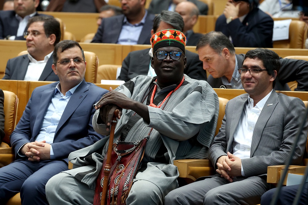 آغاز جدی ارتباطات میان ایران و آفریقا از تهران؛ استقبال از سومین اجلاس ایران و آفریقا نشان‌دهنده این است که روابط ایران و آفریقا به تدریج در حال گرم شدن است و هر دو طرف انگیزه بیشتری برای همکاری دارند.