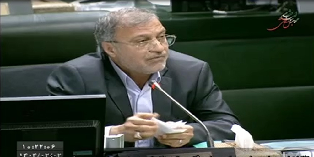 به گزارش خبرانرژی: وی با اشاره به اصل ۱۳۸ قانون اساسی که  نظارت بر اجرای سیاست‌های کلی نظام تأکید دارد، اظهار داشت: «از برنامه اول تا ششم توسعه، متأسفانه تنها حدود ۳۰ درصد پیشرفت در حد احکام باقی مانده و این موضوع تأثیر مستقیم بر وضعیت اقتصادی مردم، اشتغال، مسکن و سایر مسائل معیشتی گذاشته است.»