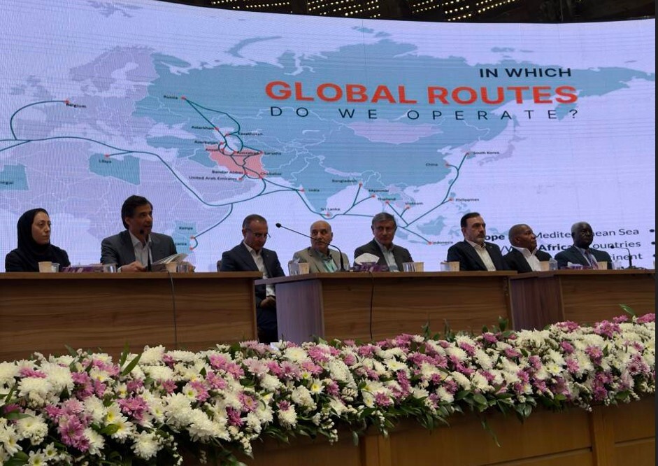 به گزارش خبرانرژی: معاون توسعه بازار گروه کشتیرانی جمهوری اسلامی ایران در سومین اجلاس همکاری‌های ایران و آفریقا که در محل سالن اجلاس سران، اظهار کرد: جمهوری اسلامی ایران با دارا بودن بزرگ‌ترین و قدرتمندترین ناوگان حمل‌ونقل دریایی در خاورمیانه، در حال حاضر رتبه هجدهم را در میان کشورهای جهان از نظر تعداد شناورهای کانتینری به خود اختصاص داده است.