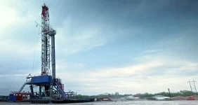 ایران یک میلیارد دلار برای خرید دکل‌های حفاری سرمایه‌گذاری می‌کند، مدیرعامل شرکت ملی حفاری ایران به سرمایه‌گذاری ۸۰۰ میلیون دلاری از منابع شرکت ملی نفت ایران برای خرید ۱۵ دستگاه حفاری خشکی در سال جاری خبر داد و گفت: حدود ۲۰۰ تا ۳۰۰ میلیون دلار از منابع ارزی داخلی این شرکت برای تأمین تجهیزات جانبی مانند پمپ‌های سیمان‌کاری و نیتروژن اختصاص می‌یابد.