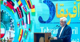 به گزارش  خبرانرژی، معاون اول رئیس‌جمهور با بیان این مطلب در سومین اجلاس همکاری‌های ایران و آفریقا که با حضور رئیس جمهور و نمایندگان ۵۱ کشور آفریقایی در سالن اجلاس سران کشورهای اسلامی برگزار شد، با اشاره به تلاش‌های جمهوری اسلامی ایران برای توسعه همکاری‌های منطقه‌ای و فرامنطقه‌ای، گفت: ما توانسته‌ایم در مواجهه با چالش‌های سیاسی و اقتصادی الگوی پایدار رشد و پیشرفت را به جهانیان عرضه کنیم و در این بستر، همکاری جمهوری اسلامی ایران با کشورهای آفریقایی بر پایه اصول انسانی، عدالت محوری، کرامت ملت‌ها و اشتراکات تاریخی و تمدنی استوار و پیش خواهد رفت.