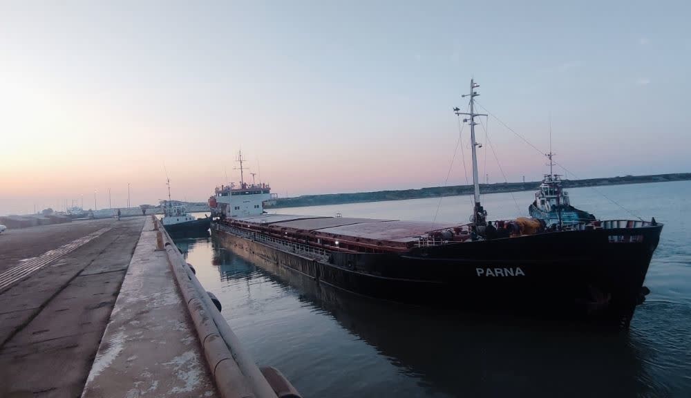به گزارش خبرانرژی، شرکت مهندسی و خدمات دریایی نگین سبز خاورمیانه در راستای عمل به تعهدات خود در حوزه پایلوتیج بنادر شمالی کشور، در حال آماده‌سازی مقدمات برگزاری نخستین سمینار سالانه راهنمایان با شعار «راهنمایی ایمن و تخصصی کشتی‌ها ضامن تجارت پایدار دریایی» است.