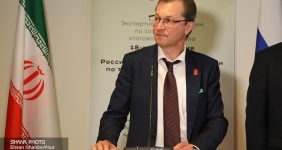 توافق تهران و مسکو بر سر محورهای کلیدی، رئیس اداره همکاریهای بینالملل وزارت انرژی روسیه گفت: تهران و مسکو در گفتوگوهای اقتصادی خود به توافق در بخش قابلتوجهی از محورهای همکاری دوجانبه دست یافتند؛ توافقی که میتواند افق جدیدی برای تعمیق روابط اقتصادی ایران و روسیه ترسیم کند.