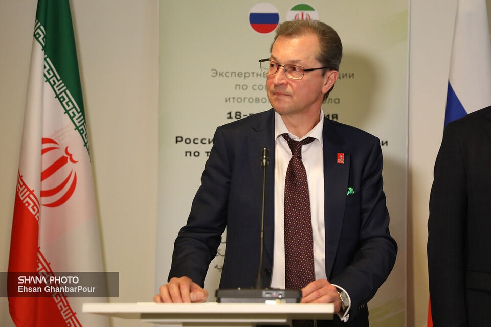 توافق تهران و مسکو بر سر محورهای کلیدی، رئیس اداره همکاری‌های بین‌الملل وزارت انرژی روسیه گفت: تهران و مسکو در گفت‌وگوهای اقتصادی خود به توافق در بخش قابل‌توجهی از محورهای همکاری دوجانبه دست یافتند؛ توافقی که می‌تواند افق جدیدی برای تعمیق روابط اقتصادی ایران و روسیه ترسیم کند.