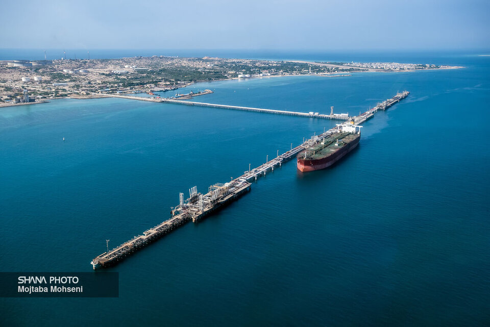 تولید نفت میدان درود افزایش یافت، مدیر منطقه عملیاتی خارک از موفقیت چشمگیر متخصصان شرکت نفت فلات قاره ایران در افزایش تولید میدان درود خبر داد و گفت: این دستاورد که در روزهای پایانی اسفند ۱۴۰۳ و همزمان با سالروز ملی شدن صنعت نفت به ثمر نشست، نتیجه ماه‌ها تلاش بی‌وقفه برای راه‌اندازی پروژه گازرسانی سه حلقه چاه در این میدان است.