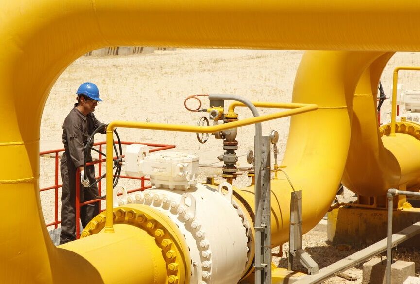 سهم انتقال گاز منطقه ۸ از مرز ۳۲ میلیارد مترمکعب گذشت، مدیر منطقه ۸ عملیات انتقال گاز ایران از انتقال بیش از ۳۲ میلیارد مترمکعب گاز طبیعی از این منطقه در سال ۱۴۰۳ خبر داد و مشارکت مردمی را عامل مؤثر در پایداری شبکه انتقال دانست.