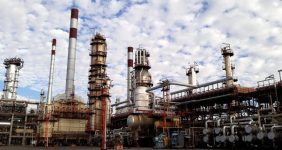 آیا شپنا مقصد بعدی سرمایهگذاران هوشمند خواهد بود؟، شرکت پالایش نفت اصفهان نهتنها سهم قابل توجهی در تولید بنزین و گازوئیل کشور دارد، بلکه با عملکرد درخشان زمستانی و عبور از برآوردهای فروش، بار دیگر جایگاه خود را بهعنوان یکی از لیدرهای صنعت پالایشی تثبیت کرده است. رشد ۷۰ درصدی این سهم از نیمه آبان تا فروردین، توجه تحلیلگران و سهامداران را به چشمانداز تکنیکال و بنیادی آن جلب کرده است.