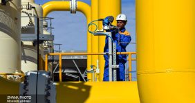 عزم وزارت نفت در گازرسانی به صنایع، تحویل گاز به صنایع کشور با عبور موفق از زمستان سرد و رفع محدودیتهای گازی، در فروردین ۱۴۰۴ افزایش یافت؛ اقدامی که آغاز پرقدرت بخش تولید در سال «سرمایهگذاری برای تولید» را به دنبال خواهد داشت.