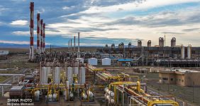 فرصت ۹ میلیارد دلاری نفت مناطق مرکزی برای سرمایه‌گذاران، مدیرعامل شرکت نفت مناطق مرکزی ایران گفت: این شرکت ۱۱ بسته سرمایه‌گذاری به ارزش حدود ۹ میلیارد دلار برای توسعه میدان‌های گازی آماده کرده است که با عملیاتی شدن آنها، ظرفیت تولید روزانه گاز کشور حدود ۱۰۰ تا ۱۴۰ میلیون متر مکعب افزایش می‌یابد.