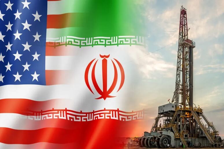 همگرایی نفت و سیاست؛ از مسقط تا تهران، همزمان با آنکه تیم سیاست خارجی ایران در حال مذاکره برای برچیدن تحریم‌ها است، وزارت نفت به‌عنوان متولی دیپلماسی انرژی بیکار ننشسته و برای پذیرش سرمایه‌گذاران داخلی و البته بین‌المللی آماده می‌شود.