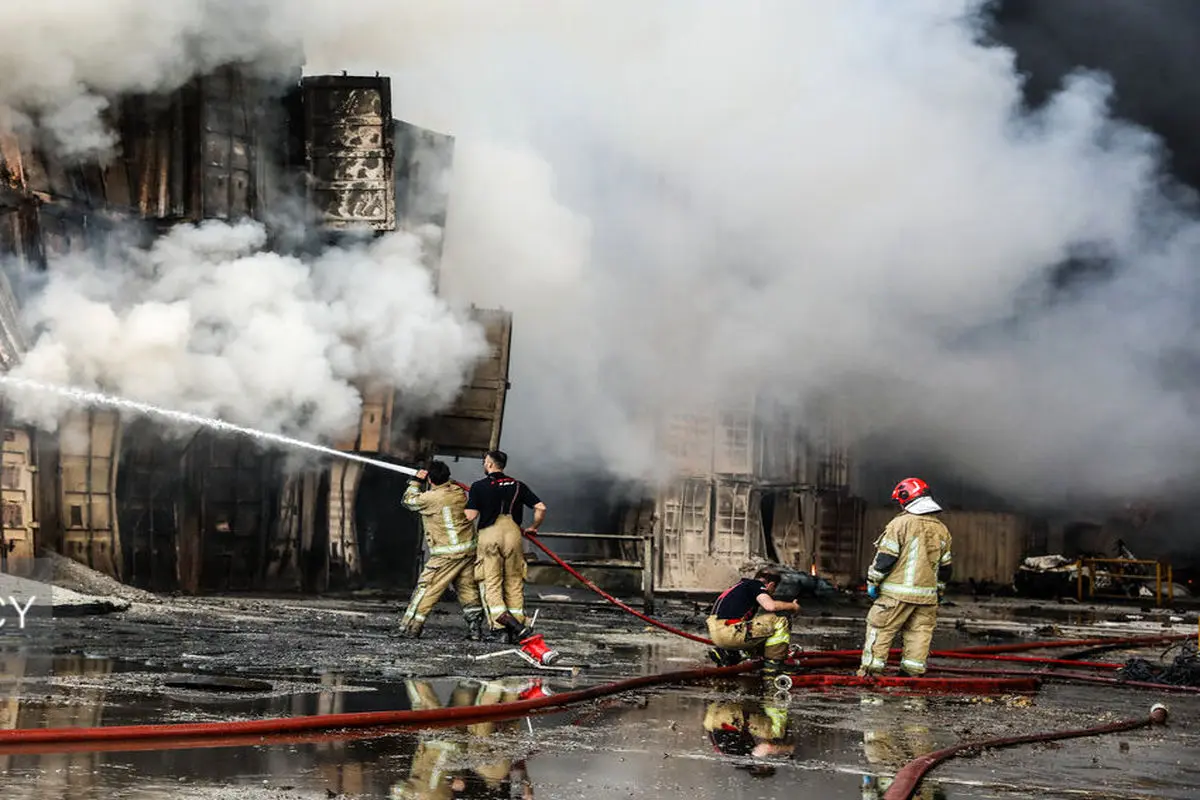 پرداخت مقرری بیمه بیکاری و مستمری به کارگران آسیب‌دیده بندر شهید رجایی، مدیرکل تعاون، کار و رفاه اجتماعی گفت: کارگران و خانواده‌های متوفیان بیمه‌شده تأمین اجتماعی که بر اثر حادثه دلخراش آتش‌سوزی اسکله شهید رجایی بیکار شده‌اند، مقرری بیمه بیکاری پرداخت می‌شود.