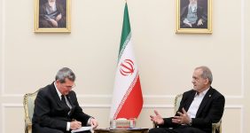 آمادگی ایران برای همکاری‌ گازی با ترکمنستان و منطقه، رئیس‌جمهوری گفت: ایران افزون بر علاقه‌مندی برای واردات گاز از ترکمنستان، ظرفیت‌ها و توانمندی‌های کارآمدی نیز برای صادرات و سوآپ آن به کشورهای منطقه دارد.