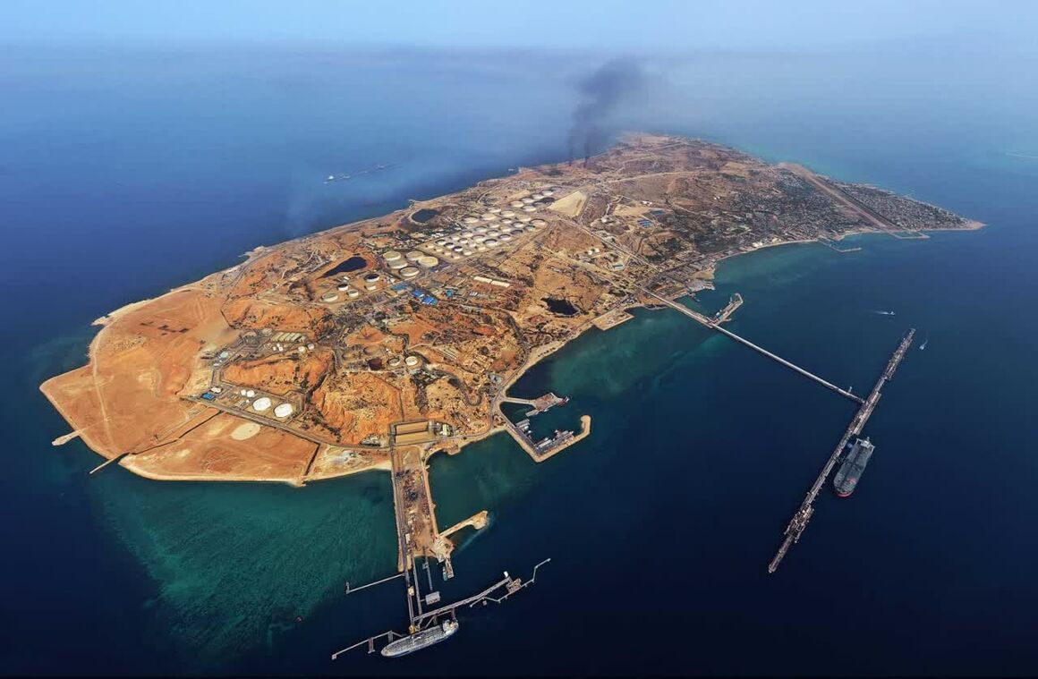 ارتقای پایداری شبکه آب آتش‌نشانی تأسیسات خارک، پروژه اتصال خط لوله ۱۰ اینچ آب آتش‌نشانی به طول ۳ کیلومتر با هدف یکپارچه‌سازی شبکه‌های آب آتش‌نشانی شرکت‌های نفتی مستقر در جزیره خارک، به‌منظور افزایش ضریب ایمنی تأسیسات، حمایت از تولید پایدار و رعایت الزامات پدافند غیرعامل به بهره‌برداری رسید.