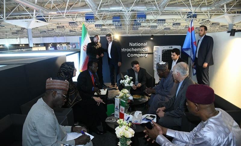 استفاده از دانش فنی ایرانی در طرح‌های پتروشیمی نیجر، مدیرعامل شرکت ملی صنایع پتروشیمی در دیدار با وزیر نفت نیجر با اعلام تمایل ایران برای مشارکت در ساخت مجتمع‌های پتروشیمی این کشور، بر آمادگی برای تأمین اوره مورد نیاز بخش کشاورزی نیجر تأکید کرد.