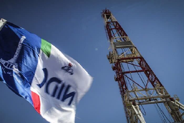 تکمیل عملیات حفاری ۲۰ حلقه چاه نفت و گاز در خشکی، معاون مدیرعامل شرکت ملی حفاری ایران در عملیات حفاری از حفاری و تکمیل ۲۰ حلقه چاه نفت و گاز در مناطق خشکی کشور در دو ماه نخست امسال با به‌کارگیری دستگاه‌های حفاری این شرکت خبر داد.