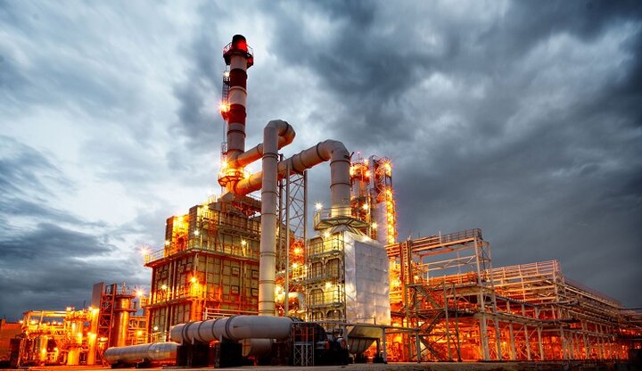 رشد ظرفیت تولید پتروشیمی ایران به ۱۰۵ میلیون تن تا پایان سال، مدیرعامل شرکت ملی صنایع پتروشیمی گفت: پیش‌بینی می‌شود در پایان ۱۴۰۴ ظرفیت اسمی تولید صنعت به ۱۰۵ میلیون تن و صادرات حدود ۳۴.۸ میلیون تن محصول پتروشیمی به ارزش حدود ۱۳.۶ میلیارد دلار برسد.