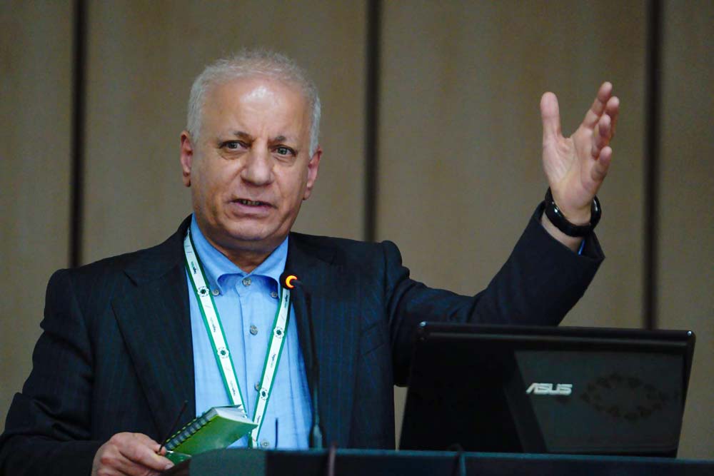 به گزارش خبرانرژی، مدیرعامل شرکت مهندسی و خدمات دریایی نگین سبز خاورمیانه با بیان این مطلب در دومین روز برگزاری نخستین همایش سالانه راهنمایان کشتی گفت: در دو روز برگزاری همایش تعداد ۱۲ مقاله ارائه شد که از سطح خوبی برخوردار بودند و موضوعات گوناگون و قابل بحثی را در این همایش به اشتراک گذاشتند.