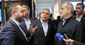 شرکت‌های نفتی برنامه‌ خود را برای افزایش تولید و صادرات ارائه کنند، رئیس‌جمهوری در جریان بازدید از بیست‌ونهمین نمایشگاه بین‌المللی نفت ایران از شرکت‌های مستقر در این رویداد خواست برنامه‌ها و پیشنهادهای خود برای افزایش تولید و صادرات محصولات را به‌منظور بررسی از سوی وزارت نفت و دولت ارائه کنند.