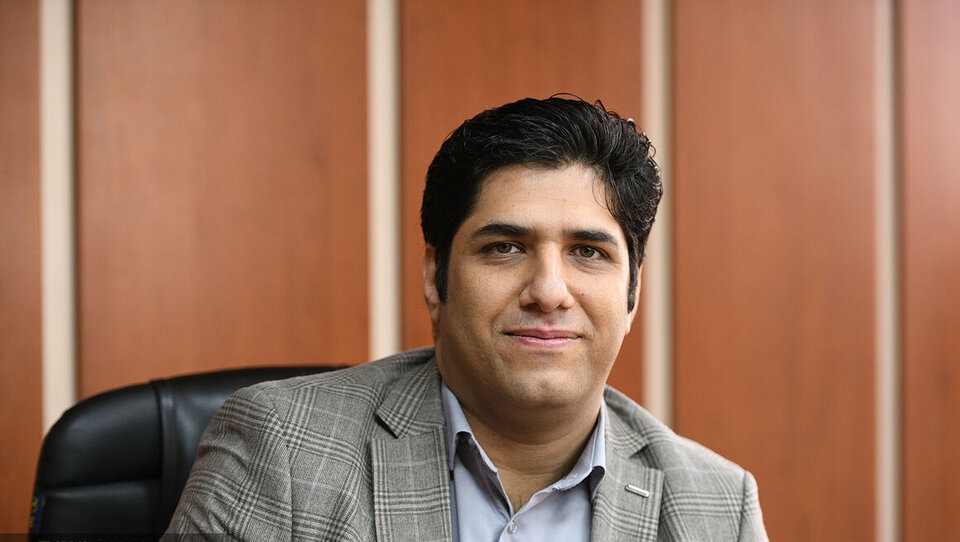 طرح پایش لحظه‌ای، مبارزه‌ای پایدار و مؤثر با قاچاق سوخت، مجری طرح پایش لحظه‌ای زنجیره تأمین و توزیع فرآورده‌های نفتی شرکت ملی مهندسی و ساختمان نفت ایران از عملیاتی شدن طرح پایش لحظه‌ای تا پایان ۱۴۰۴ خبر داد و گفت: قاچاقچیان همواره روش‌های جدیدی برای دور زدن نظارت‌ها ارائه می‌دهند، اما این طرح با استفاده از فناوری‌های پیشرفته، مبارزه‌ای پایدار و مؤثر با قاچاق را شکل می‌دهد که بسیاری از سودجویان از ادامه اقدام‌های غیرقانونی خود ناامید شوند.