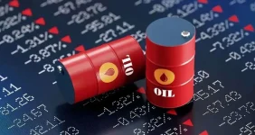 قیمت نفت دوباره به سمت کاهش گام برداشت، انتشار گزارش‌هایی درباره احتمال تعدیل کاهش عرضه هشت عضو اوپک‌پلاس در ژوئیه سبب افت بیش از یک درصدی قیمت نفت شد و نگرانی‌ها نسبت به مازاد عرضه را افزایش داد.