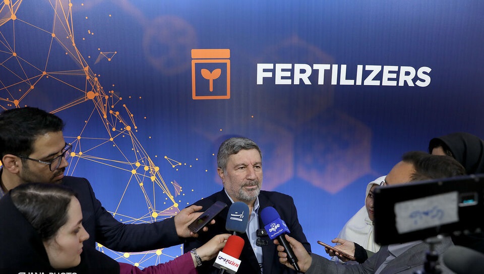 نمایشگاه نفت، تجلی قدرت صنعت ایران در برابر تحریم‌ها، رئیس شورای اطلاع‌رسانی دولت از حضور گسترده شرکت‌های خارجی و نقش صنعت نفت در بی‌اثر کردن تحریم‌ها سخن گفت و با تأکید بر حمایت دولت از بخش خصوصی و دانش‌بنیان‌ها، نمایشگاه امسال را «مانور قدرت ایران» در عرصه جهانی خواند. 