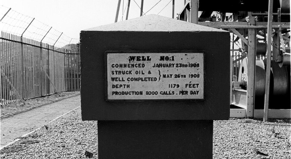 پنجم خرداد؛ نقطه عطف صنعت نفت ایران و خاورمیانه، مدیرعامل شرکت ملی نفت ایران در پیامی با گرامیداشت پنجم خرداد، سالروز فوران نخستین چاه نفت خاورمیانه در مسجدسلیمان، این رویداد مهم تاریخی را به ملت شریف ایران و تمامی تلاشگران و کارکنان صنعت نفت تبریک گفت.