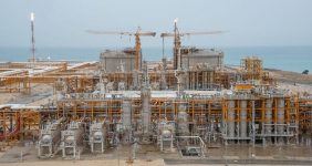 عقب‌ماندگی ایران در پروژه فشارافزایی گاز پارس جنوبی، در حالی که قطر با سرمایه‌گذاری کلان و همکاری غول‌های انرژی جهان پروژه فشارافزایی پارس جنوبی را سرعت داده، ایران همچنان درگیر کاغذبازی و تعلل تصمیم‌گیران است.