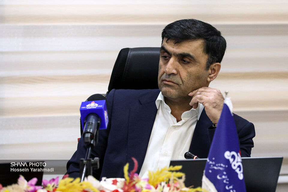 گام بلند نفت‌خیز جنوب برای تولید پایدار نفت، مدیرعامل شرکت ملی مناطق نفت‌خیز جنوب هدف‌گذاری تولید نفت این شرکت را تا پایان امسال بیش از ۲ میلیون و ۸۰۰ هزار بشکه در روز اعلام کرد.