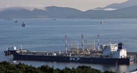 افزایش عرضه نفت روسیه از قطب شمال به سوریه، منابع صنعتی از افزایش عرضه نفت خام روسیه از قطب شمال به سوریه خبر دادند.